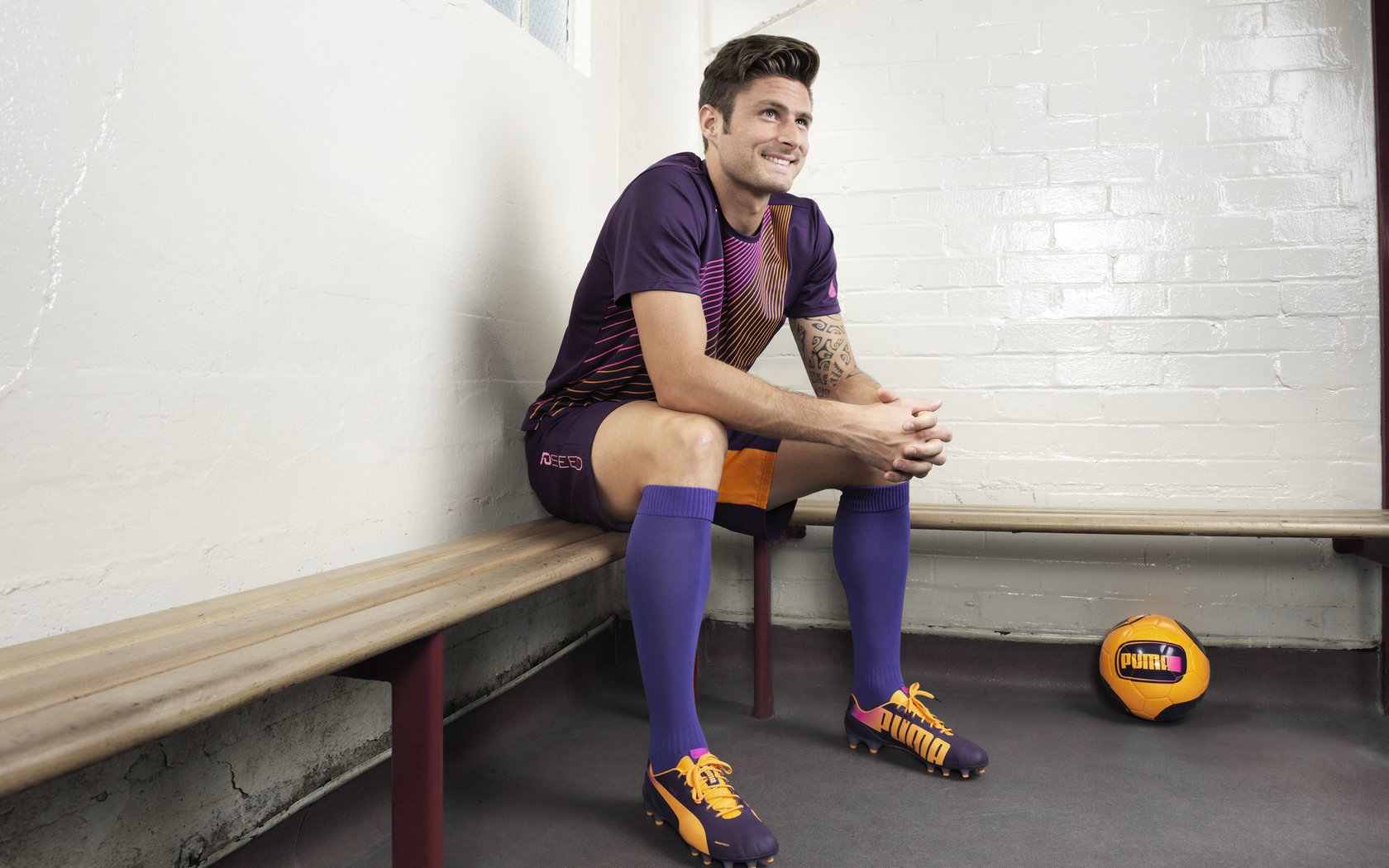 麦肯齐:灵活的跑位和精准的脚法为全黑队注入更多进攻威胁,麦肯齐是什么意思